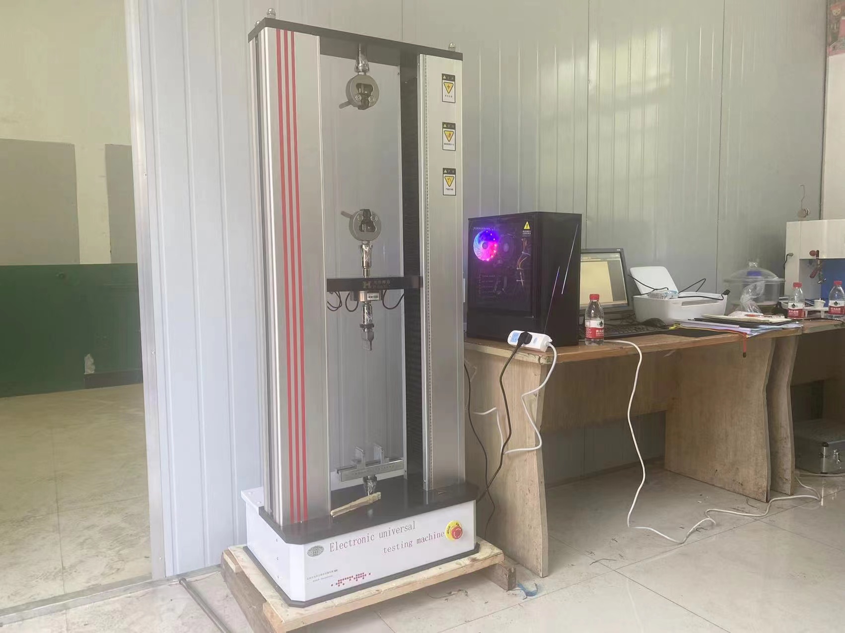微機(jī)控制雙柱拉力試驗機(jī)
